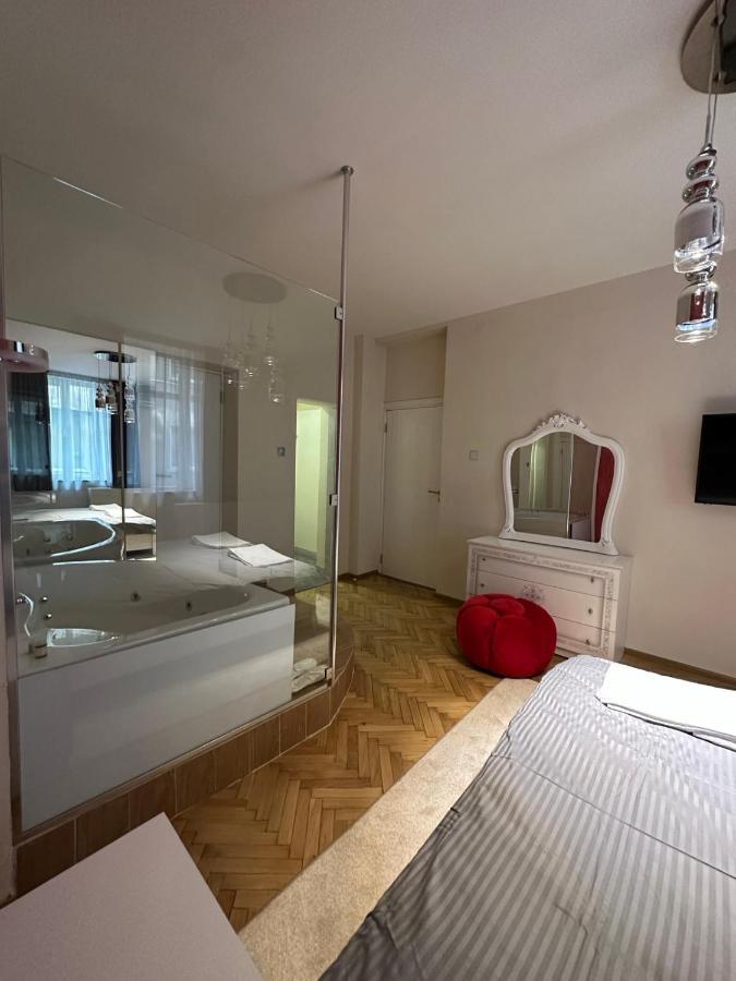 Gasthuis Lux Center *
